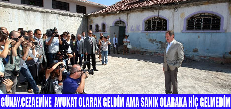 GÜNAY, NAZIM HİKMET'İN ŞİİRİNİ OKUDU