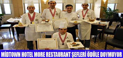 MORE RESTAURANT EKİBİ ÖDÜLE DOYMUYOR