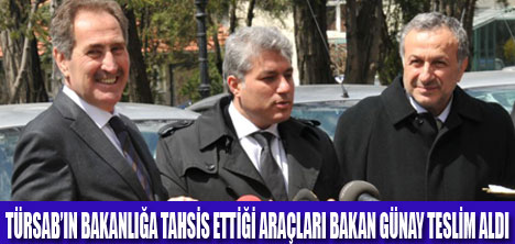 TÜRSAB BAKANLIĞA ARAÇ TAHSİS ETTİ