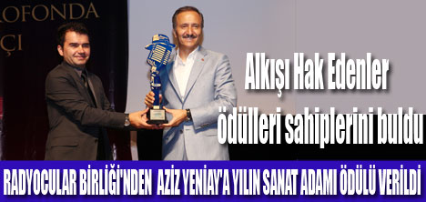 BAŞKAN YENİAY'A YILIN SANAT ADAMI ÖDÜLÜ