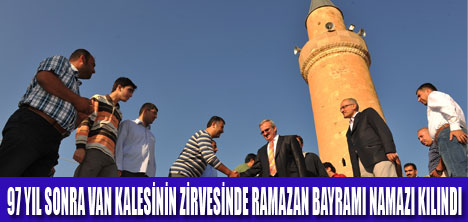 ZİRVEDE BAYRAM NAMAZI