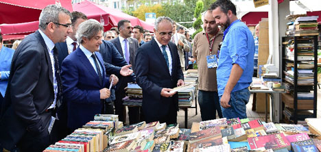 Sahaf ve Kitap Dostları Beyoğlu’nda Buluştu