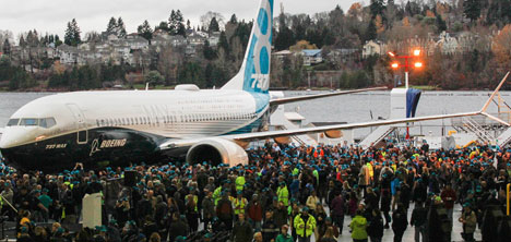 Boeing ilk 737 MAX 8’i tanıttı