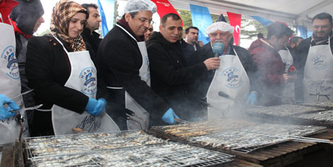 Küçükçekme'de hamsi günü