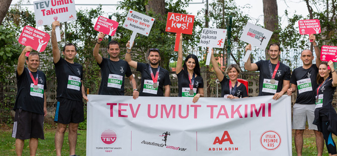 Runatolia Maratonu’nda Port Akdeniz Limanı ekibi “umut” için koşarak TEV’i destekledi