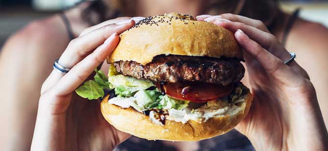 Gurmeden klasiğe şehrin en leziz burgerlerinin peşine düşün paha biçilemez bir burger avı 