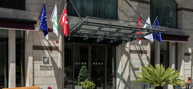 Holiday Inn Tarihi Yarımada’da Profesyonel Ekibiyle Hizmette