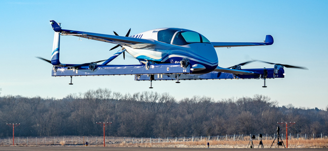 Boeing’in otonom hava aracı dikey iniş kalkış yapabilen elektrikli araç, 81 km menzile kadar ulaşabiliyor  