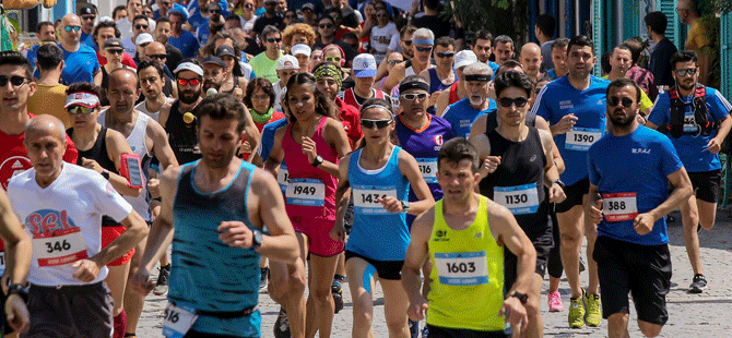 Adidas Bozcaada Yarı Maratonu, 1200 sporcunun katılımıyla gerçekleştirildi