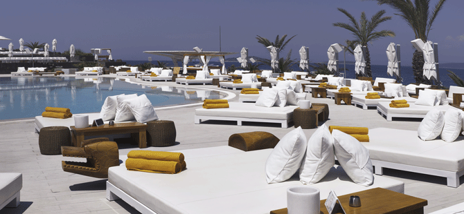 Nikki Beach Restaurant & Beach Club Bodrum’da Hayatınızın Her Anını Kutlayın