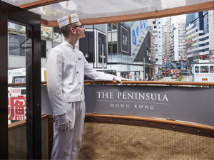 The Peninsula Hotels Misafirleri Hong Kong’u  Lüks Bir Tramvayda Keşfediyor!