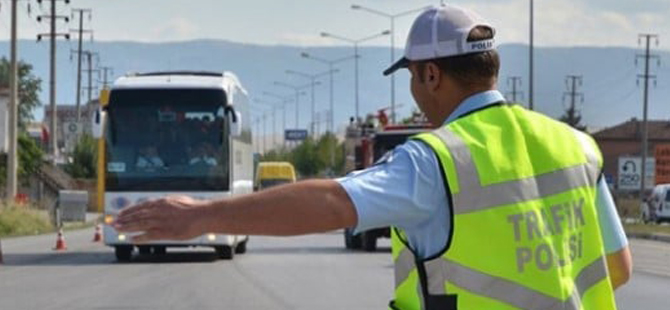 Türkiye genelinde tur taşımacılığı yapan araçlara yönelik denetimin sonuçlarını açıkladı