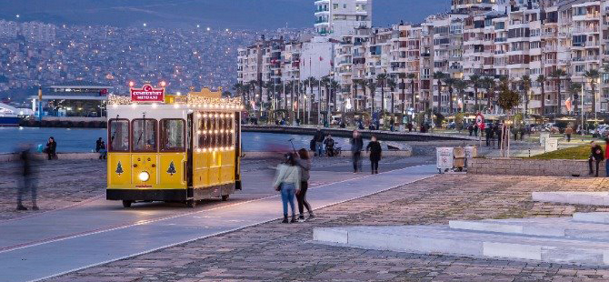 Nostaljik Tramvay Çiğdem yeni yıl için süslendi