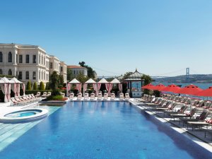 Four Seasons Hotel Bosphorus Yaz  Ritmine Hazır