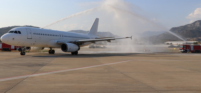 Gazipaşa-Alanya Avion Express’in ilk seferini karşıladı