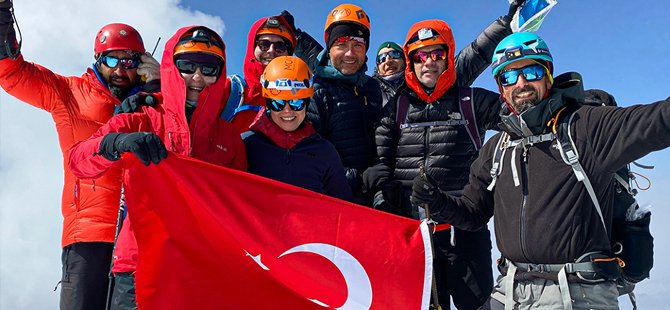 Arçelik Ekibi Türkiye’nin en yüksek dağı olan Ağrı’ya tırmandı