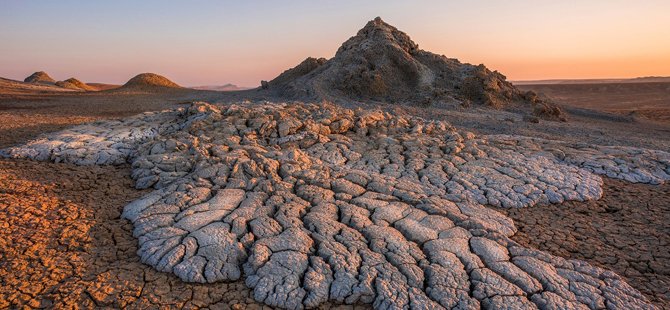 Azerbaycan’da farklı turizm rotası: Volkan çamurları