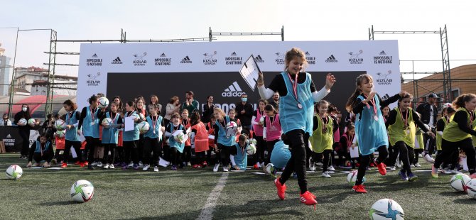 adidas ve Kızlar Sahada “İlk Topum” için güçlerini birleştirdi