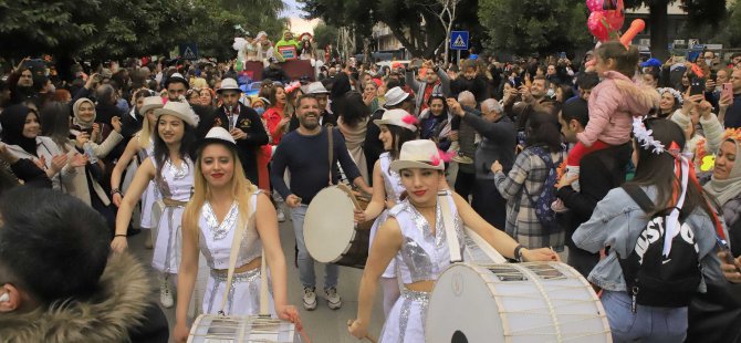 Karnaval Sokaklara Muhteşem Döndü