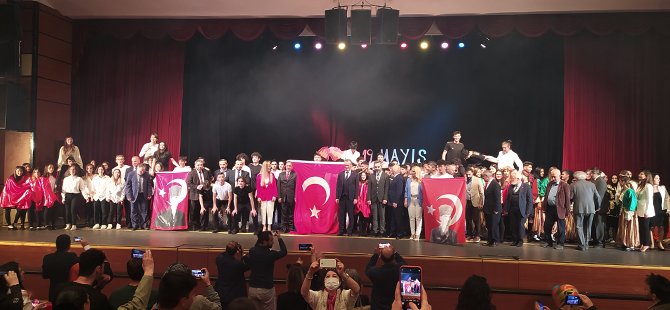 İstanbul Prof Faik Somer Spor Lisesi 19 Mayıs Kutlamalarını gerçekleştirdi