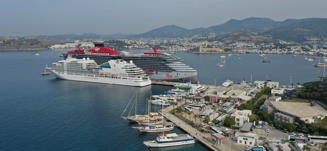 Lüks kruvaziyer gemisi Resilient Lady Bodrum Cruise Port’a demir attı