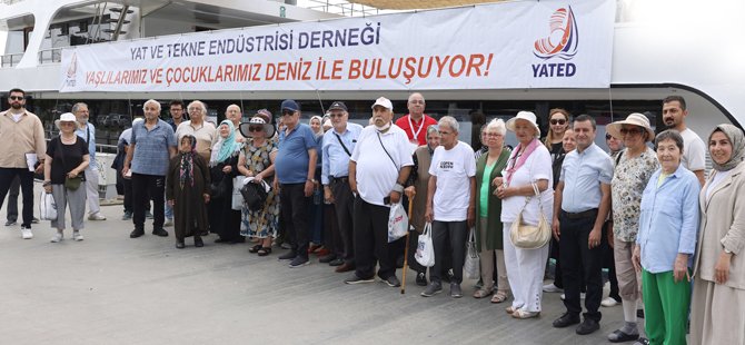 Huzurevi ve çocuk evi sakinleri Boğaz’da tura çıktı