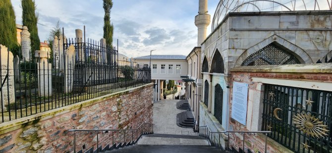 Üsküdar’daki Türbe ziyaret akınına uğruyor