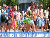 ANTALYA'DA RUS TURİSTLER,  ALMANLARI GEÇTİ