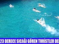 MUĞLADA TURİSTLER DENİZE GİRDİ