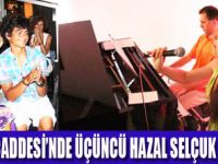 HAZAL SELÇUK KONUKLARINI BÜYÜLEDİ