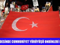 KADIKÖY'DE CUMHURİYET ÇOŞKUSU