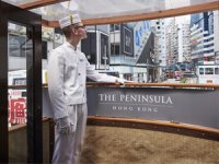 The Peninsula Hotels Misafirleri Hong Kong’u  Lüks Bir Tramvayda Keşfediyor!