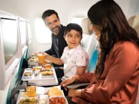 Emirates, APEX 2020 Ödülleri’nde, En İyi Wi-Fi ve En İyi Yiyecek & İçecek ödüllerini kazandı