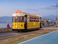 Nostaljik Tramvay Çiğdem yeni yıl için süslendi