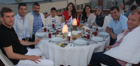 ascilar-dernegi,-geleneksel-iftar-yemegi,armada-hotel-sultanahmet,fikret-ozdemir,ali-guler,rafet-ince,58-001.jpg