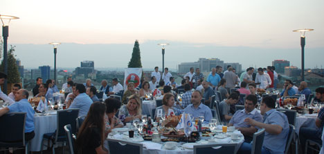 ascilar-dernegi,-lezzet-ustalari,geleneksel-iftar-yemegi,fikret-ozdemir,-radisson-blu-hotel-sisli.jpg