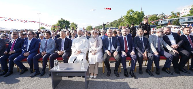 diyanet-isleri-baskani-ali-erbas-istanbul-valisi-ali-yerlikaya-uskudar-belediye-baskani-hilmi-turkmen-hac-kafilesi.jpg