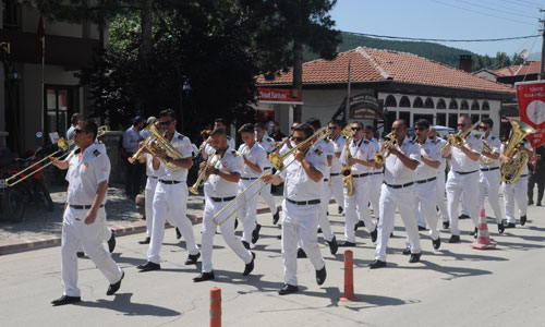 edirne-belediye-bandosu,mudurnu-16.-uluslararasi-ipekyolu-kultur-sanat-turizm-festivali.jpg