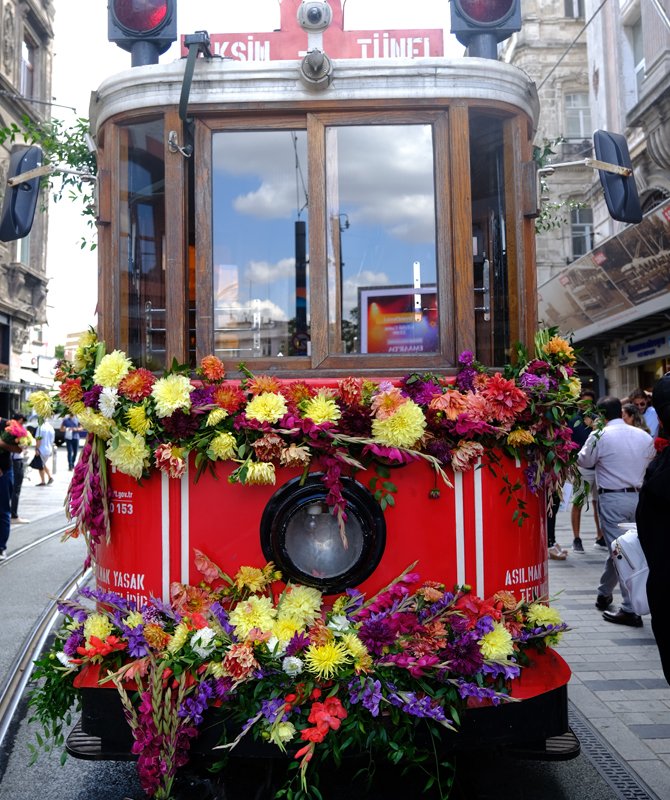 floralfest,beyoglu-belediye-baskani-haydar-ali-yildiz,-002.jpg