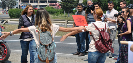 gulsah-merve-yuksel,turk-kadini,yamaha-motor-turkiye,taciz,istismar,kadin,-protesto.jpg