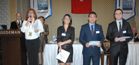 skal-istanbul-kulubu-uyelerinin-geleneksel-nisan-ayi-yemegi-dedeman-istanbul-hotel-2-002.jpg