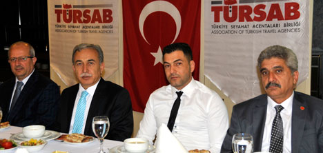 tursab-adana-byk,adana-valisi-mustafa-buyuk-,turizmcilere-iftar-yemegi,turkiye-seyahat-acentalari-birligi-(tursab)-adana-bolgesel-yurutme-kurulu-(byk)-baskani--murat-sirin,.jpg